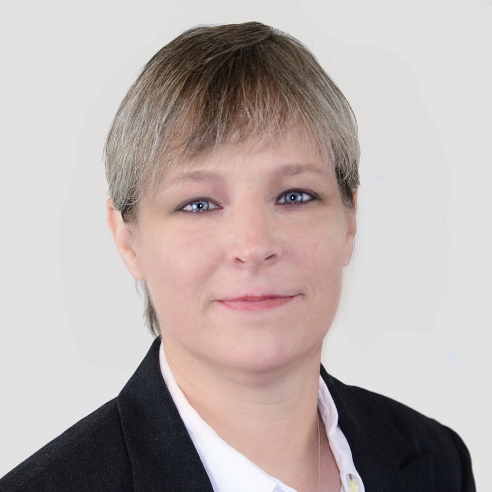 Headshot of Robin Dacey