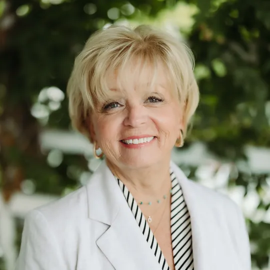 Cyndy Young, Agent in  - Compass