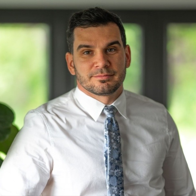 Headshot of James Latempa