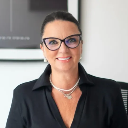 Nadia Dilendorf, Agent in  - Compass