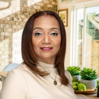 Annette Pride-Pippins, Agent in  - Compass