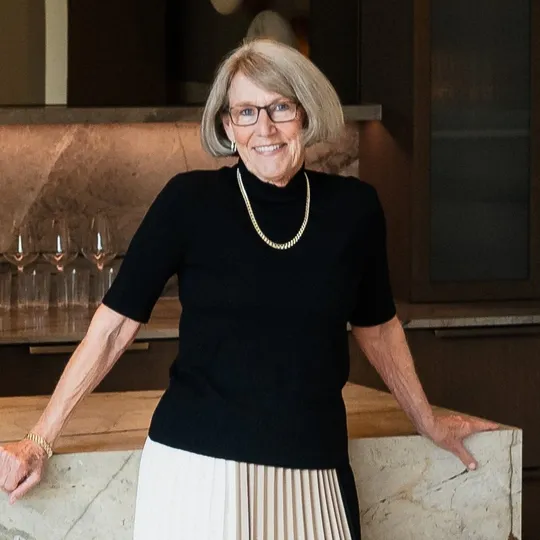 Cathy Romano, Agent in  - Compass