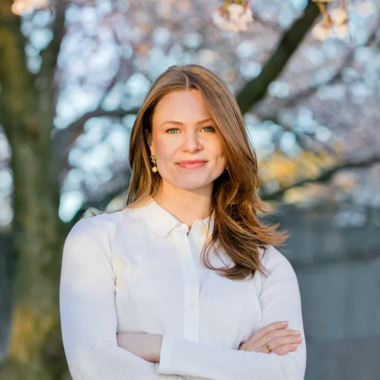 Phoebe Bejarano, Agent in  - Compass