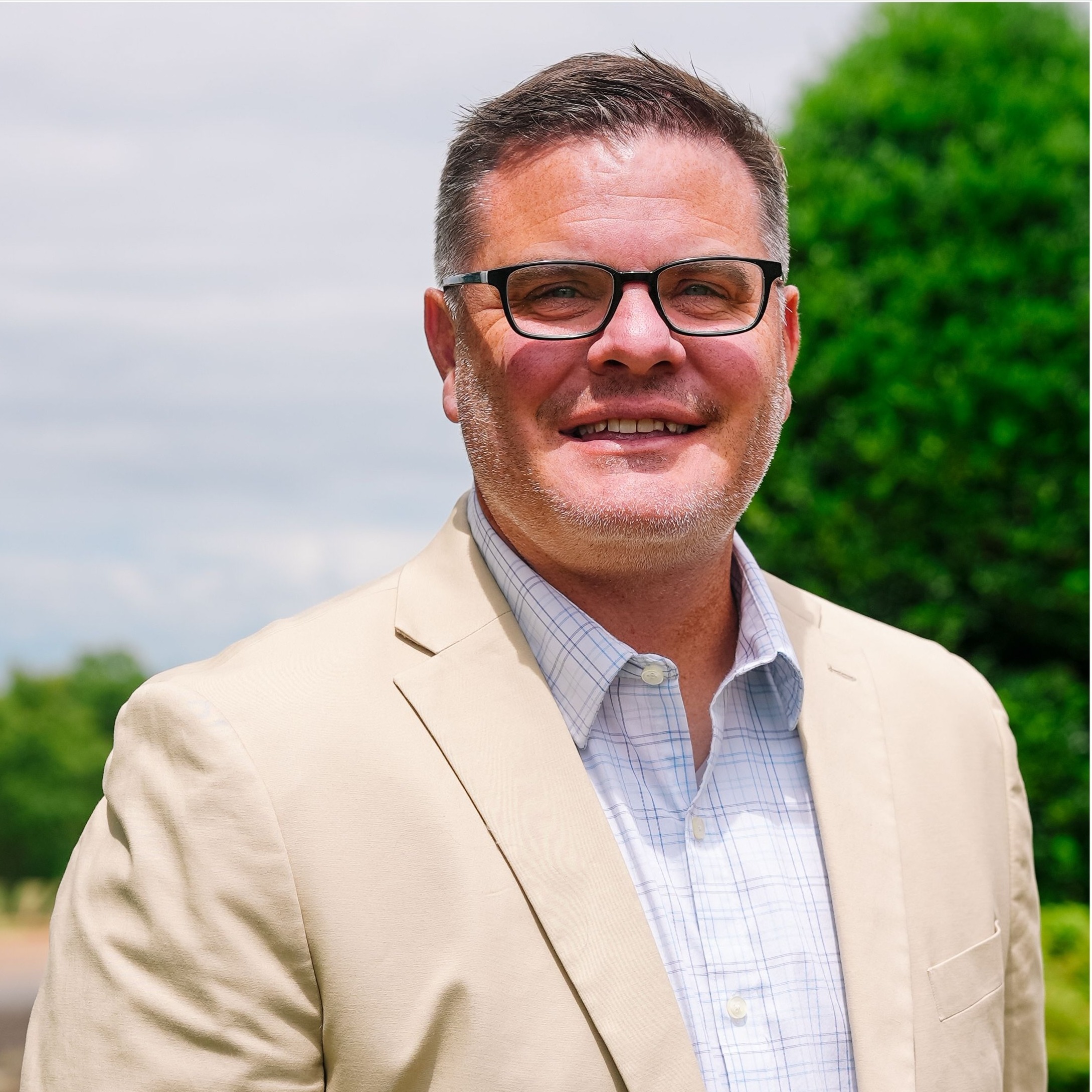 Headshot of Luke Van Winkle