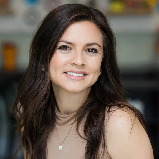 Jennifer Leonard, Agent in  - Compass