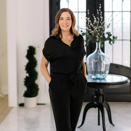 Gretchen Evans, Agent in  - Compass