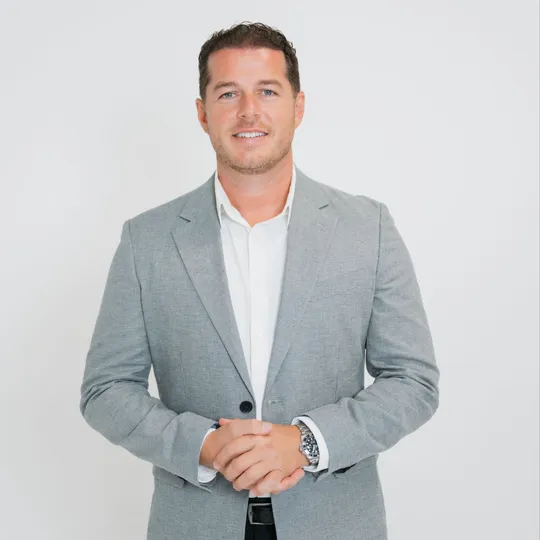 Mario Zendeli, Agent in  - Compass