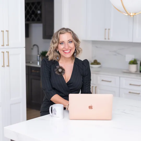 Heather Sand, Agent in  - Compass