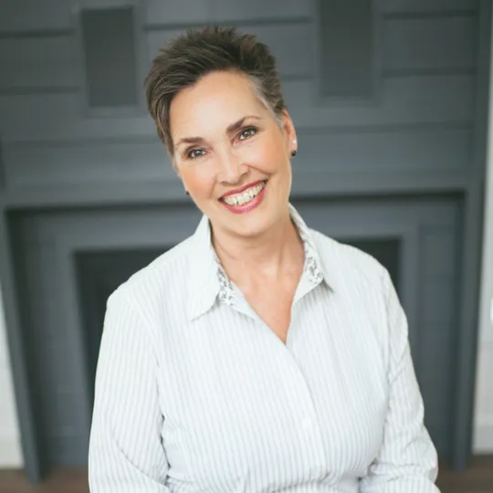 Chara Stuart, Agent in  - Compass