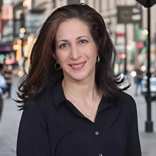 Niki Lucchese, Agent in  - Compass