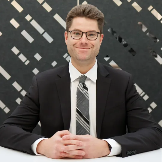 John Murrow, Agent in  - Compass