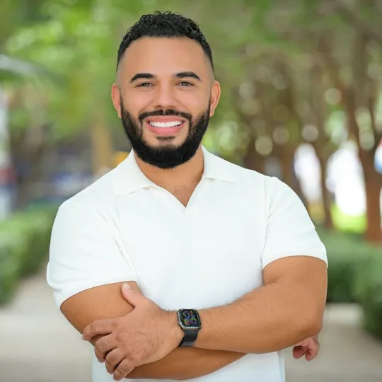 Ramon Rodriguez, Agent in  - Compass