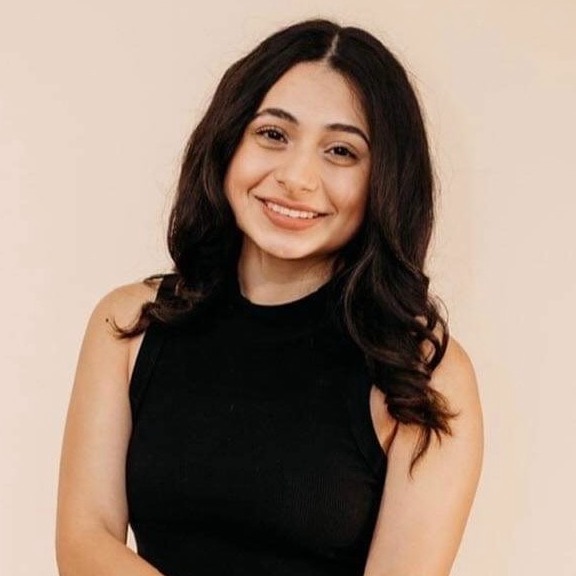 Headshot of Lorna Deshotel