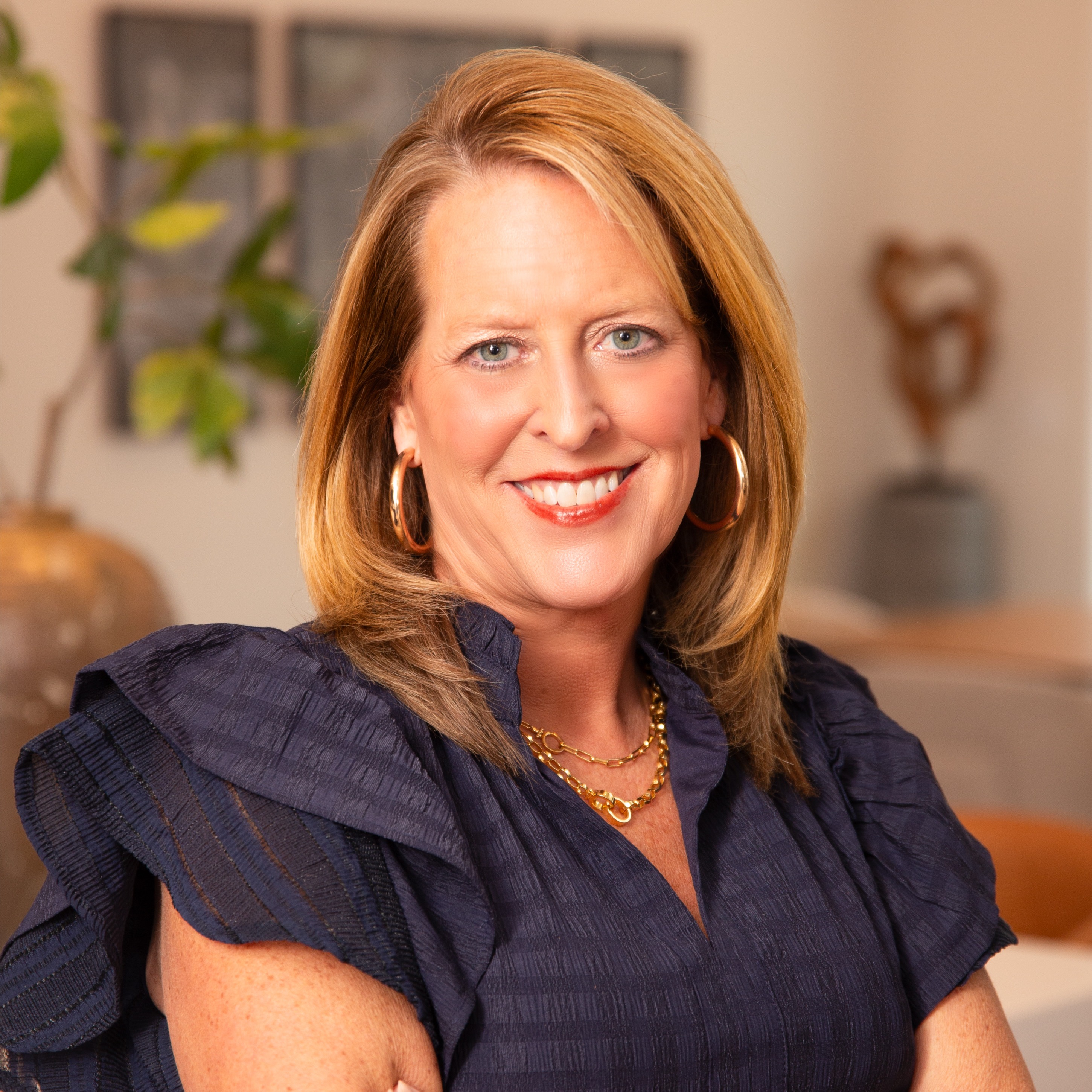 Headshot of Leigh Ann Cyphers