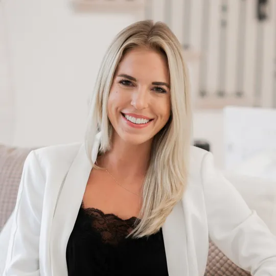 Hayley Peters, Agent in  - Compass