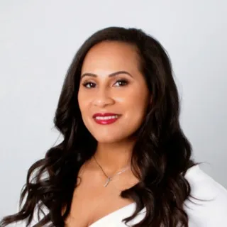 Leslie Clarke, Agent in  - Compass