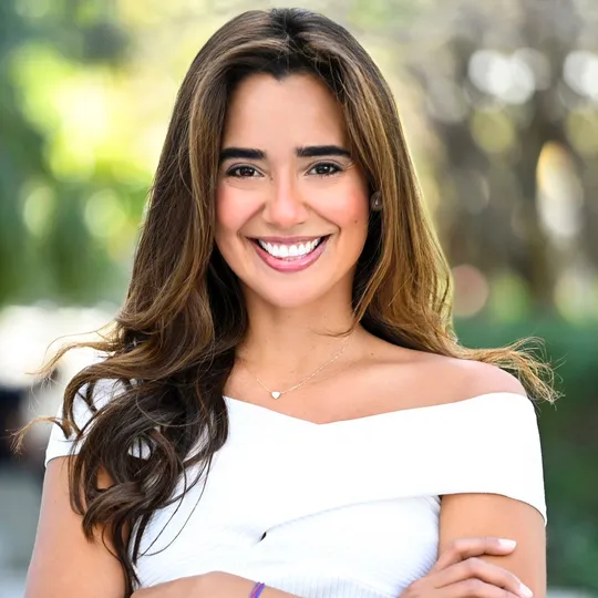 Natalia Parra, Agent in  - Compass