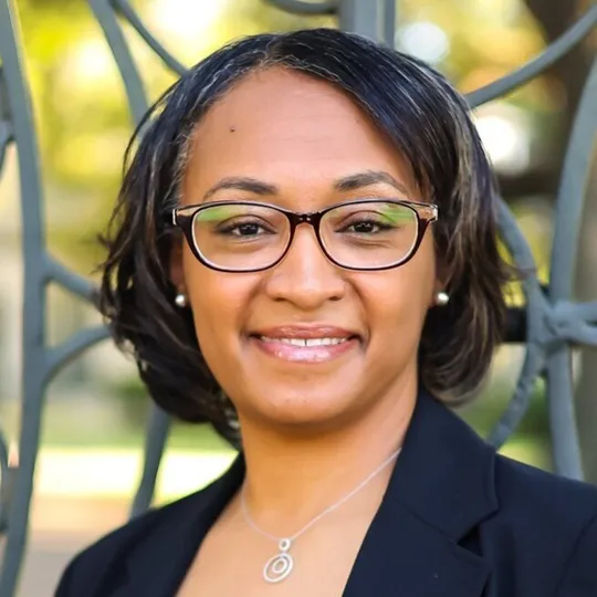 Robyn Glaude, Agent in  - Compass