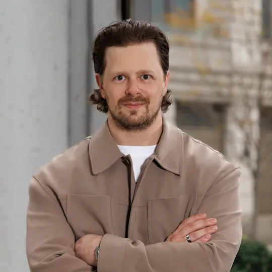 Dan Colson, Agent in  - Compass