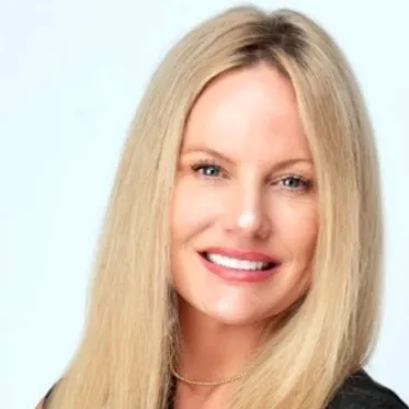 Karen Lavorgna, Agent in  - Compass