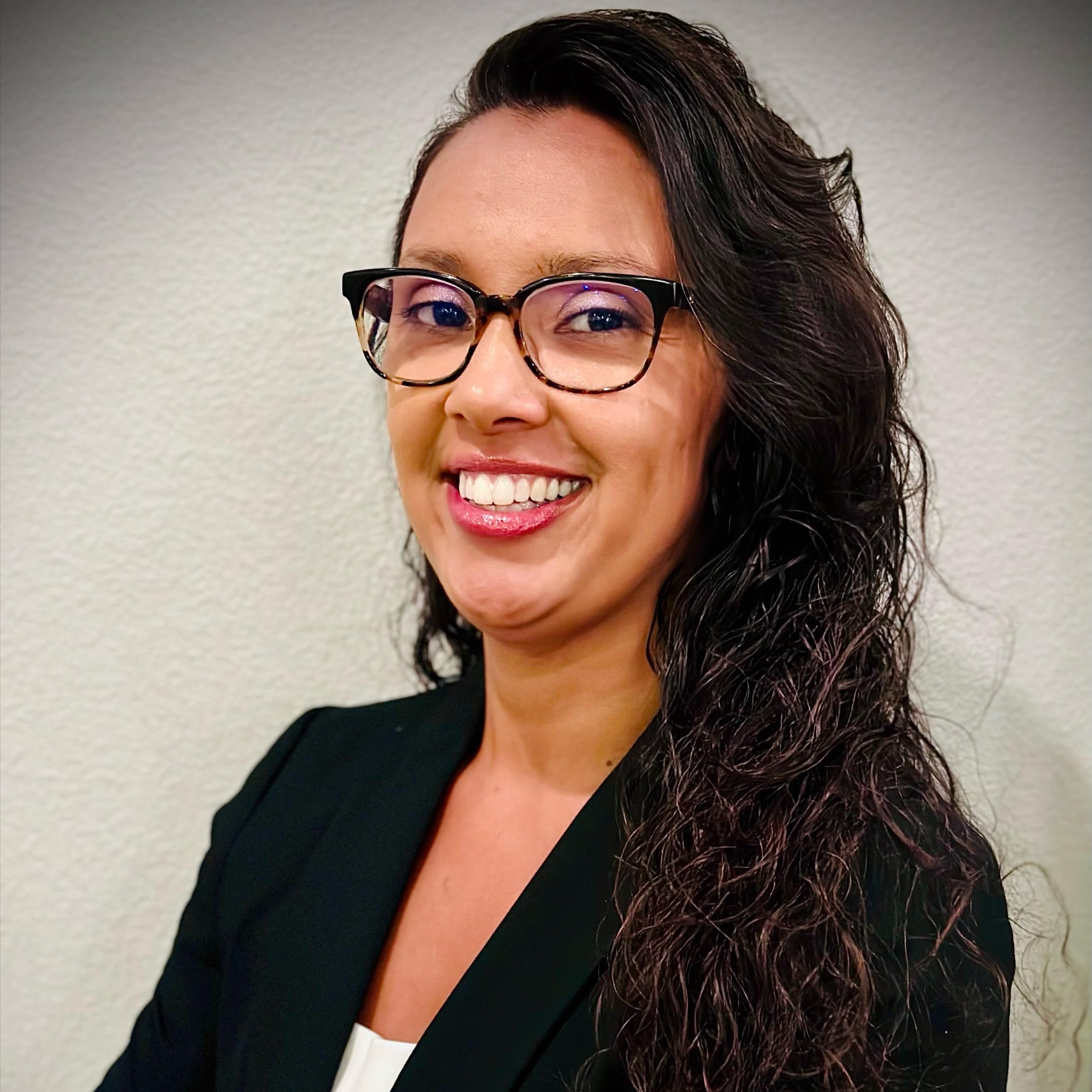 Headshot of Linda Leon Hughes