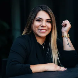 Yessenia Martinez, Agent in  - Compass