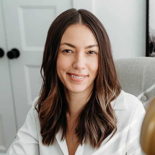 Tiana Lessa, Agent in  - Compass