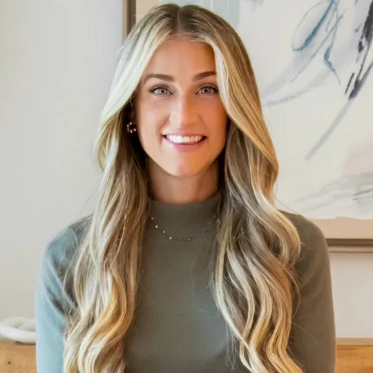 Corinne Fador, Agent in  - Compass