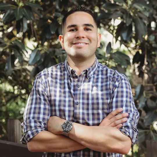 Javier Hernandez, Agent in  - Compass