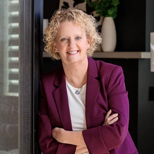 Jennifer Lee, Agent in  - Compass