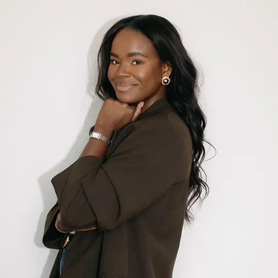 Zaya Holmes, Agent in  - Compass