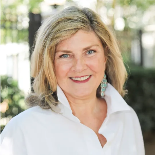 Tracy Brener, Agent in  - Compass