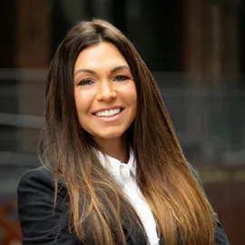 Rena Altman, Agent in  - Compass