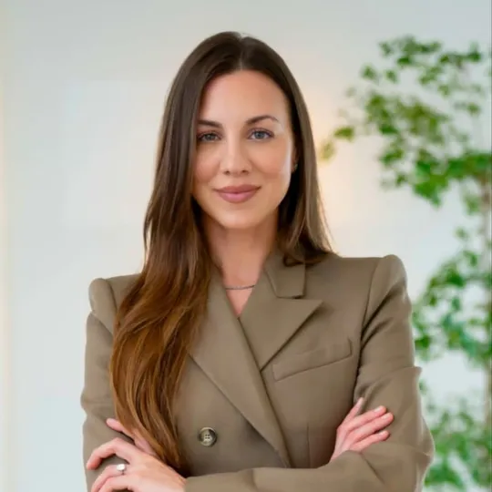 Stephanie Nash, Agent in  - Compass