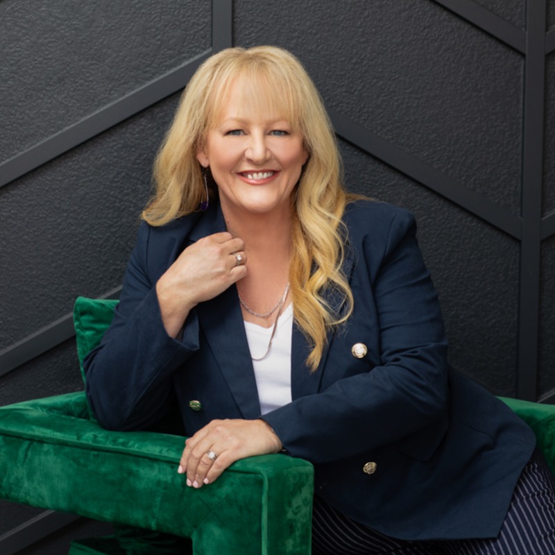 Headshot of Amy Edwards