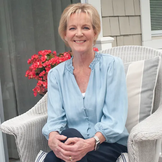 Tricia Shannon, Agent in  - Compass