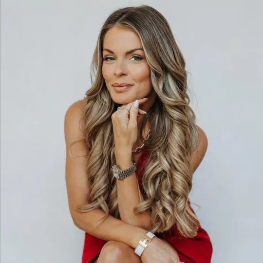 Stephanie Sexton, Agent in  - Compass