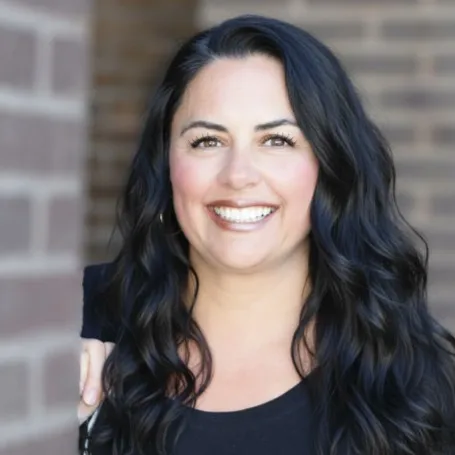 Marci Worthington, Agent in  - Compass