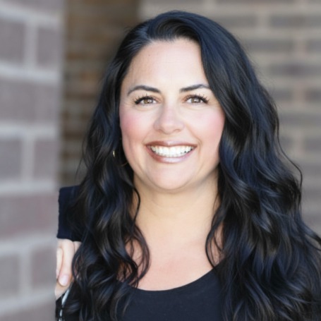 Headshot of Marci Worthington