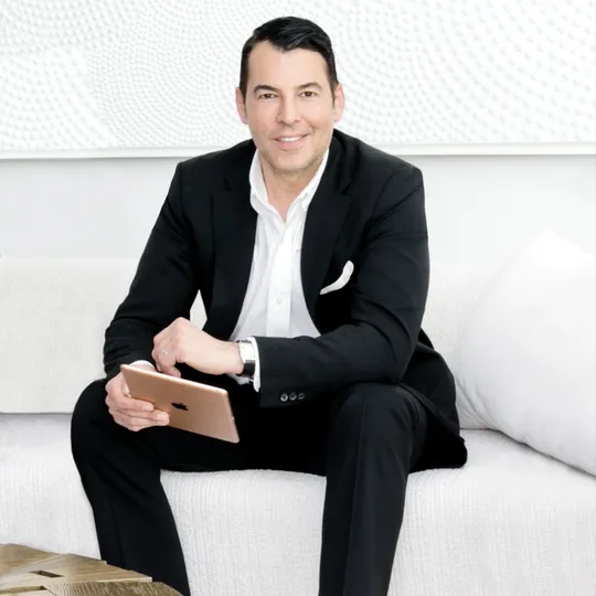 Arash Shirazi, Agent in  - Compass