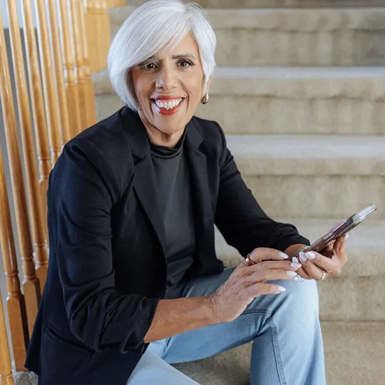 Leonora Lacqua-caminiti, Agent in  - Compass