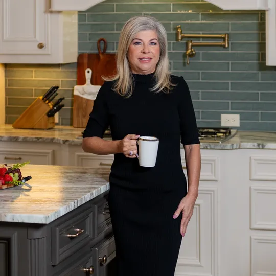 Tracie Walker, Agent in  - Compass