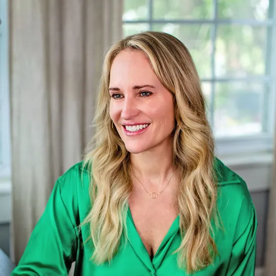 Beth Perkins, Agent in  - Compass