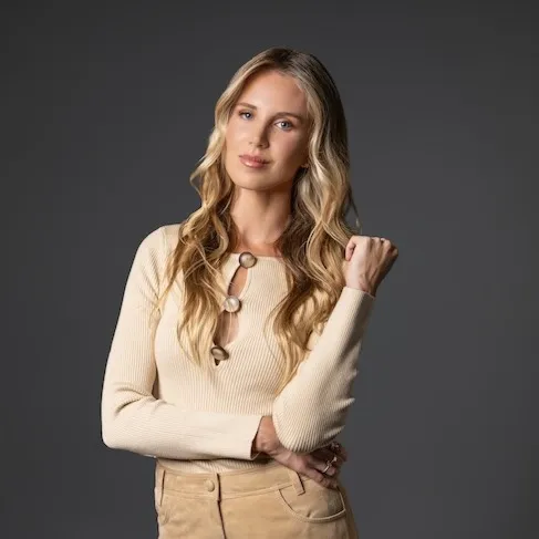 Tessa Hilton, Agent in  - Compass