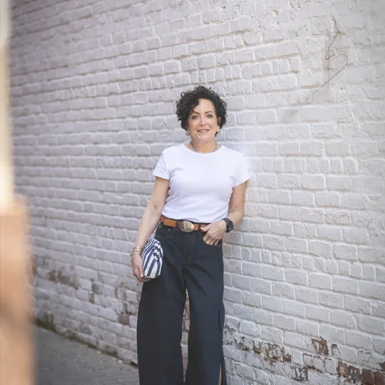 Lisa Lang, Agent in  - Compass
