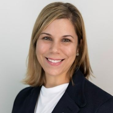 Headshot of Alina Fernandez