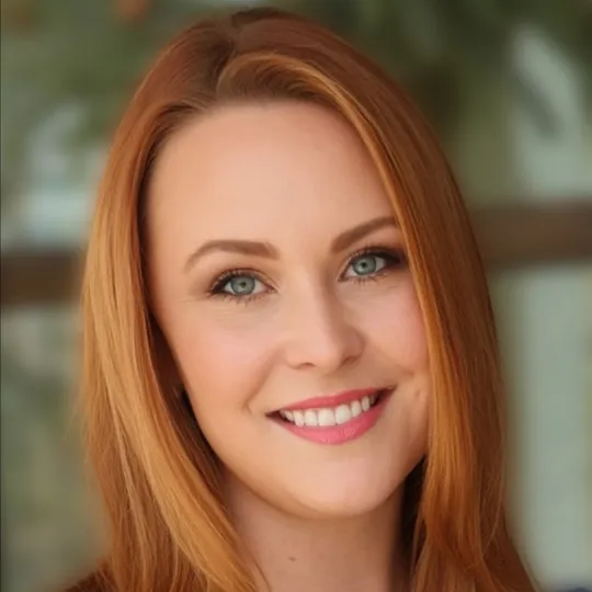 Karen Zaldivar, Agent in  - Compass