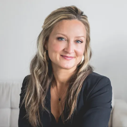 Alana Mey, Agent in  - Compass