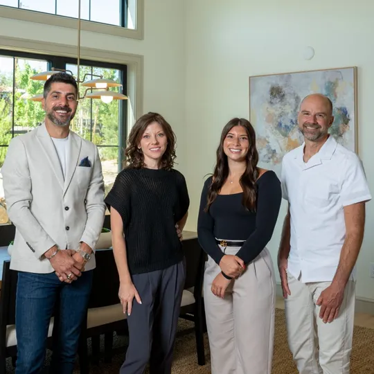 AD Group, Agent in  - Compass