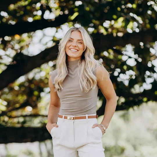 Tyra Finkeldey, Agent in  - Compass